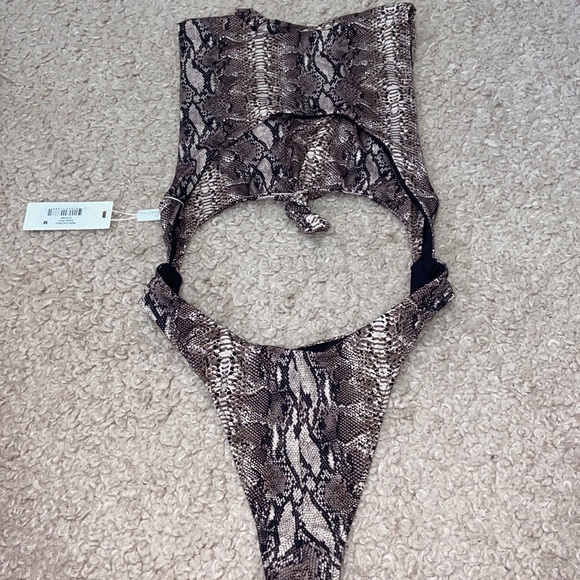 frankie’s bikinis belle one piece - Picture 4 of 7